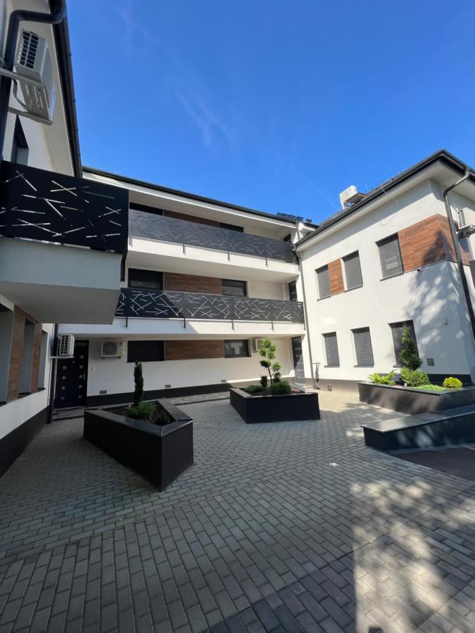 Csipke Residence 1. Hajduszoboszlo Bagian luar foto